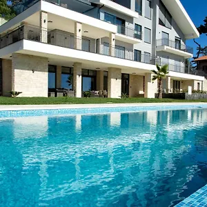 Rita Pool & Homestay Mascalucia