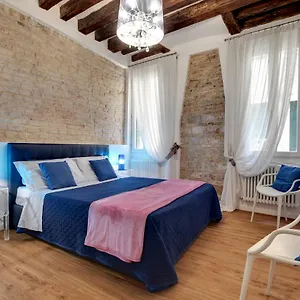 Apartment Charming Castello, Venice